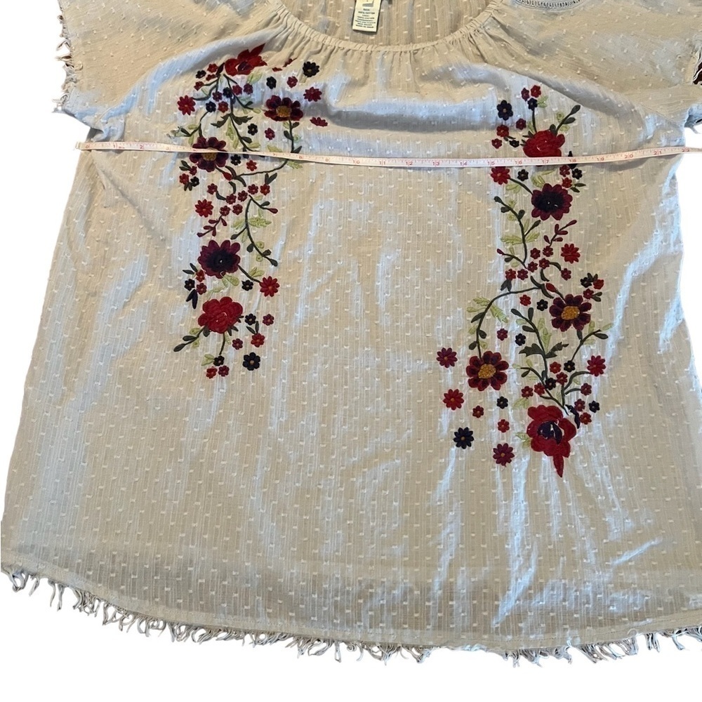 SUNDANCE SOFT GRAY PULLOVER TOP WITH PRETTY EMBROIDERY SHORT SLEEVES SIZE LARGE - Picture 10 of 12